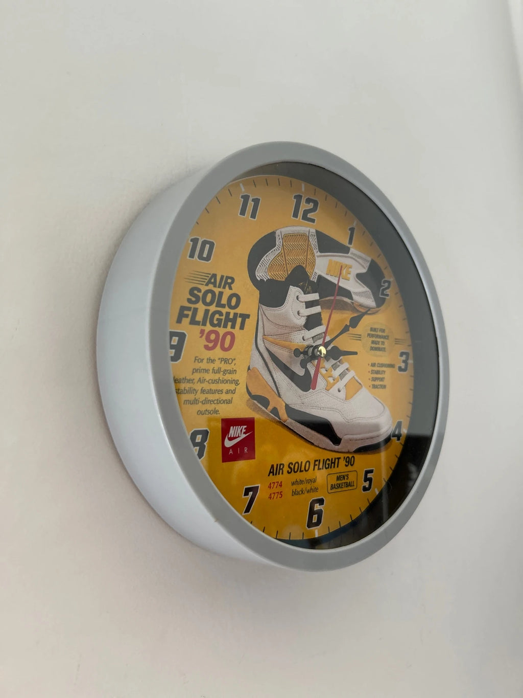 Horloge ronde murale signature Solo Air Flight 90'
